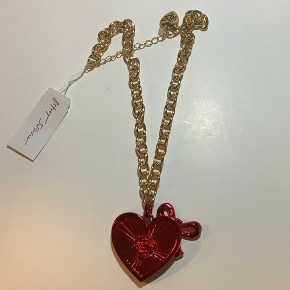 Betsey Johnson Love Spell Heart Chocolate Box Necklace New - Picture 5 of 5